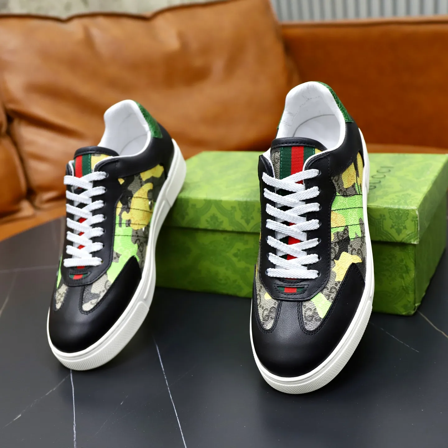 Ex-factory price: 400💰🙅‍♂️🙅‍♂️🙅‍♂️ Brand: Gucci GUCCi Standard code: 38-44 (45 customized) Grade: Same as the official website Material: Original leather splicing Comfortable and breathable sheepskin lining Original wear-resistant outsole Style category: Men's fashionable casual shoes Running sneakers Distinguished luxury brand elements Top luxury Color: actual picture color